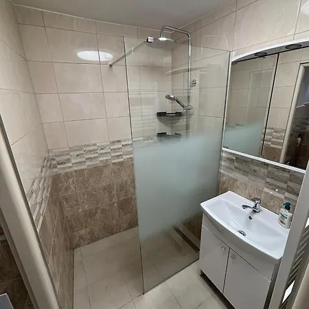 Apartmán 1, Heydukovka *